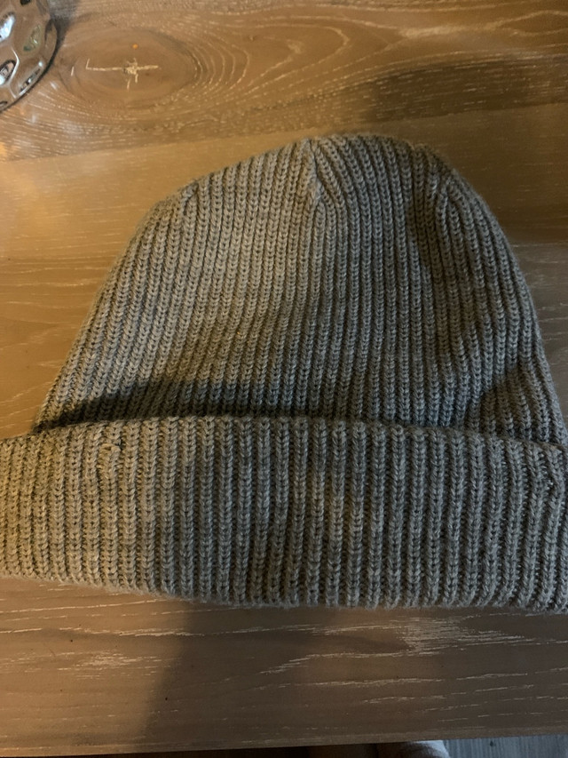 New Unisex North Face Toque- 10$ in Men's in Saskatoon - Image 2