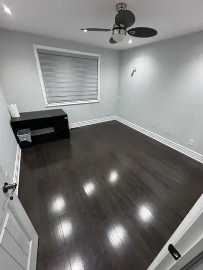 4372600329