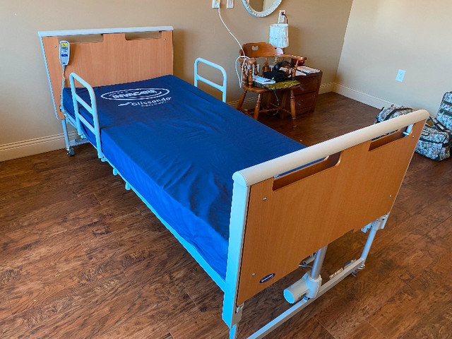 Hospital Bed in Health & Special Needs in Regina