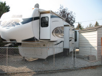 2010  Montana 5th Wheel Trailer