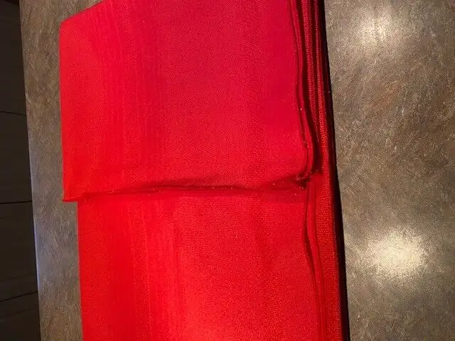 Large Vibrant Red Polyester Tablecloth63234678173569122