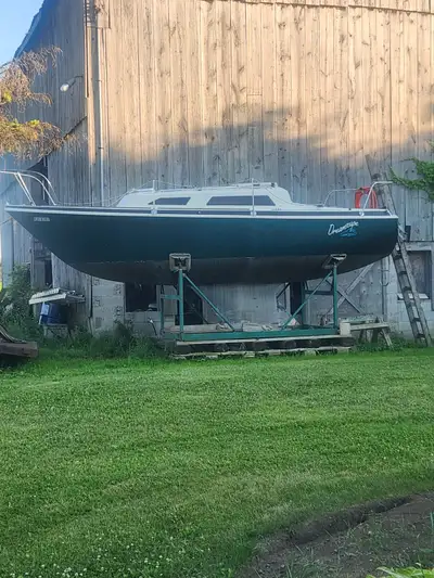 Good starter boat ready to sail. Learned alot before obtaining a bigger boat. Selling due to getting...