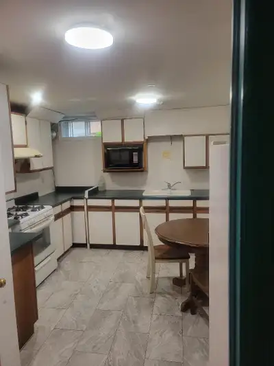 West Mount area nice house of the basement large room for rent