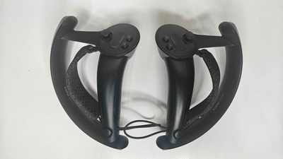 *** PAIR *** Valve index knuckles controllers, tested and fully functional. has some cosmetic wear w...