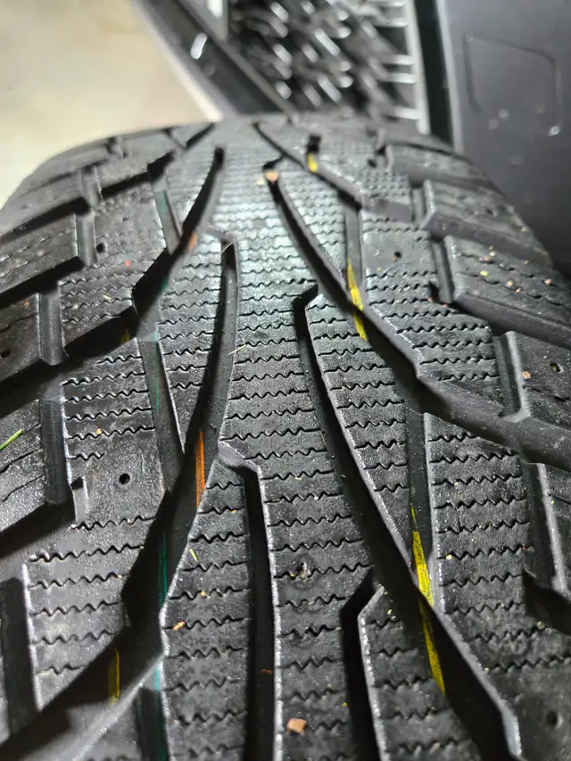 225/65R17 Uniroyal Tiger Paw winter tires on rims in Tires & Rims in Stratford - Image 8