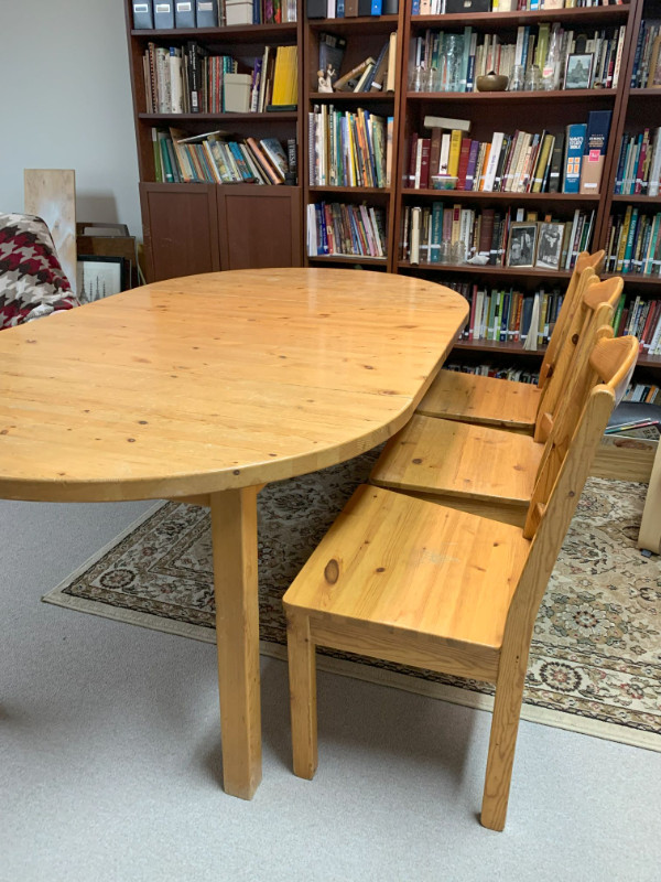 Solid Pine Dining Table with 4 Chairs in Dining Tables & Sets in Strathcona County - Image 4
