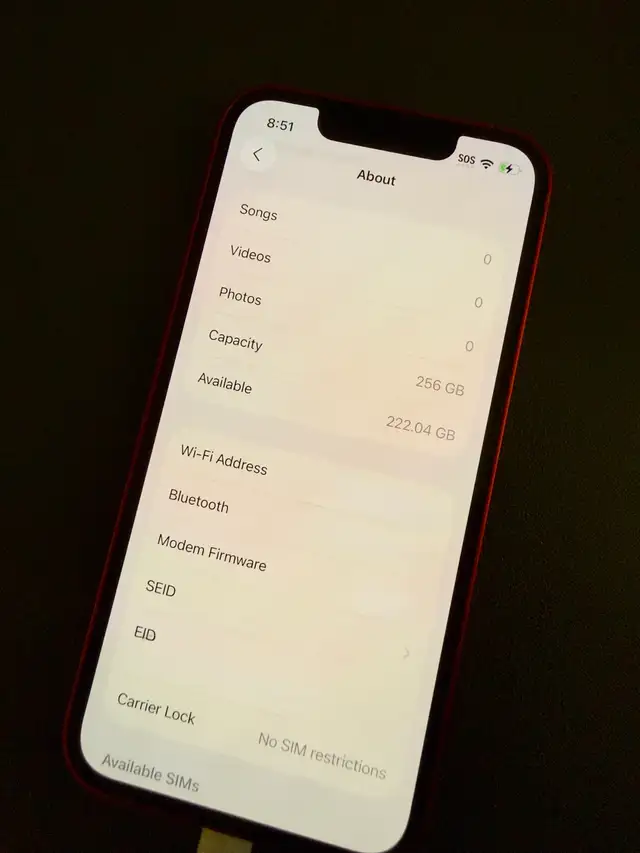 Apple IPhone 13 mini Red in Cell Phones in Richmond - Image 9