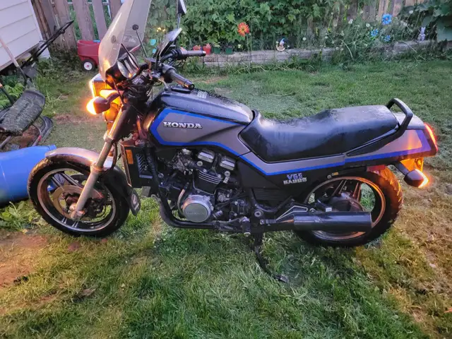 Honda V65 Sabre 1100 in Street, Cruisers & Choppers in Timmins - Image 2