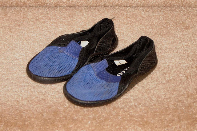 Baby and Toddler Shoes - 2 pairs are new - sz 2, 3, 5, 5.5 in Multi-item in Strathcona County - Image 3