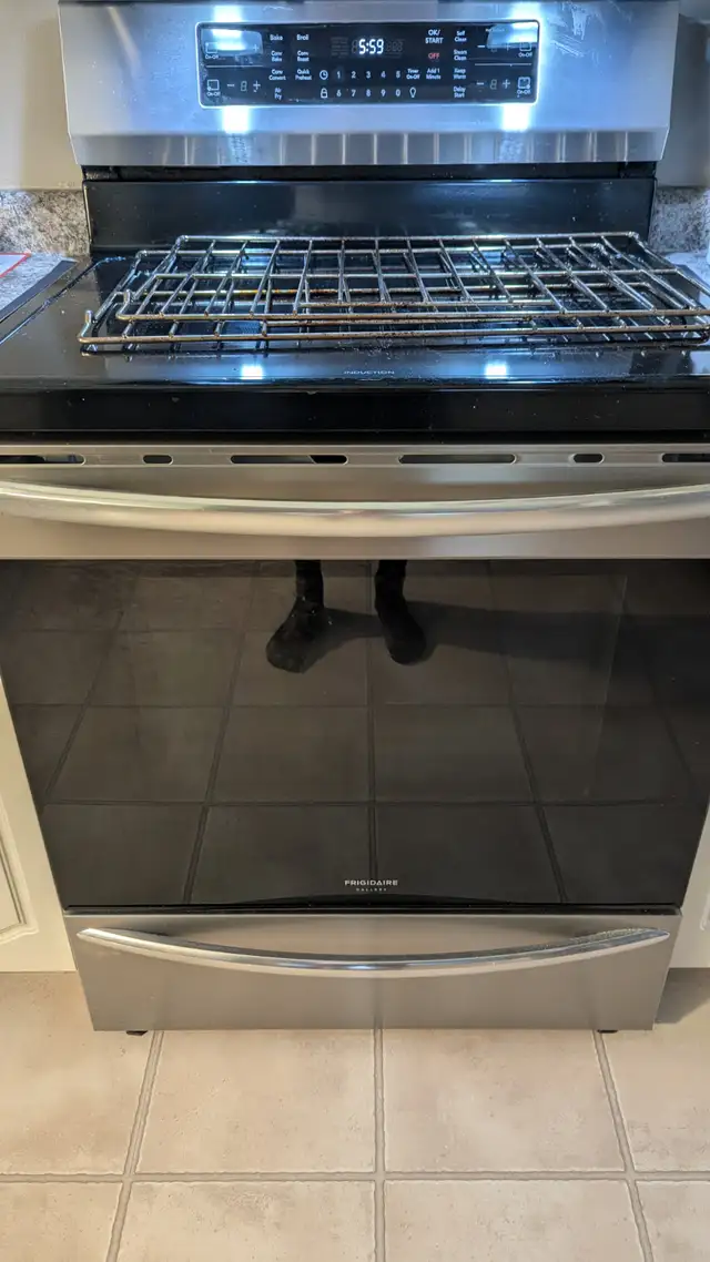 Frigidaire Gallery Induction /Convection stove with Air Fry in Stoves, Ovens & Ranges in City of Halifax - Image 2