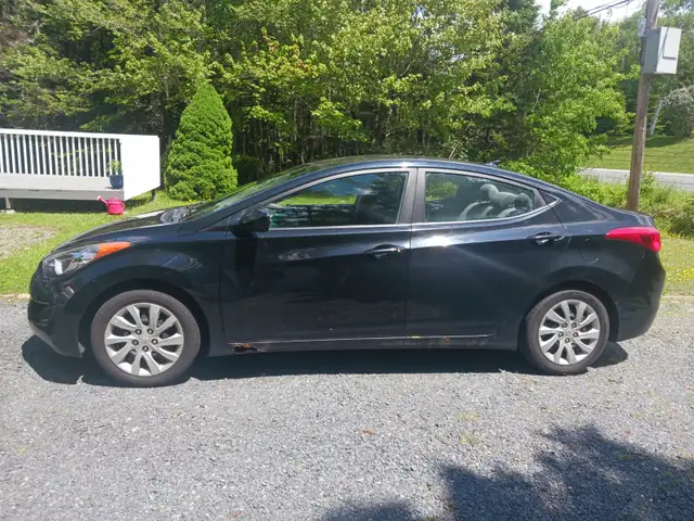 2013 hyundia elantra manual 6 speed   $1950.00