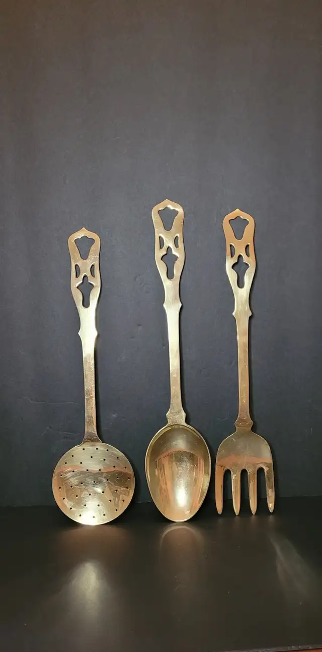 Vintage Large Brass Kitchen Utensils in Arts & Collectibles in Winnipeg - Image 3