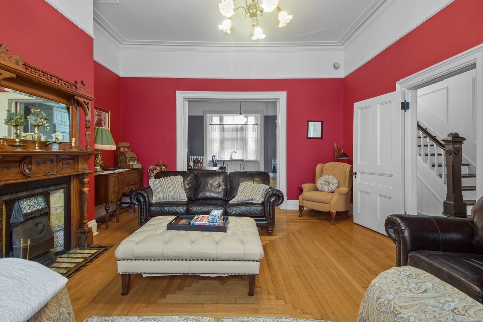 CIRCA 1800 TWO-STORY EXECUTIVE RENTAL SUITE 4