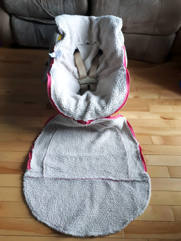 Housse pour siège d'auto (coquille) in Strollers, Carriers & Car Seats in Laval / North Shore - Image 4