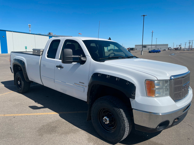 2009 GMC 3500 in Cars & Trucks in Saskatoon - Image 2