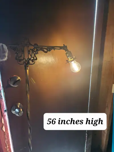 Gorgeous 1930s lamp looks amazing with an edison bulb. Works great.