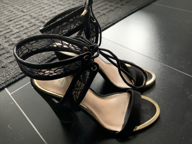 Sandales noires SPRING grandeur 6 dans Femmes - Chaussures  à Laval/Rive Nord