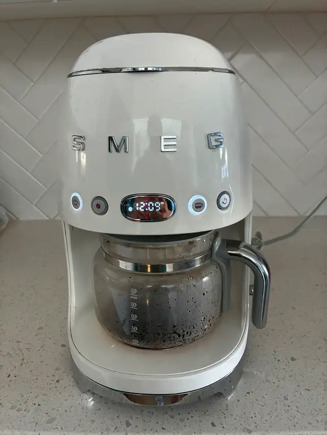 SMEG white coffee maker63234654573825122