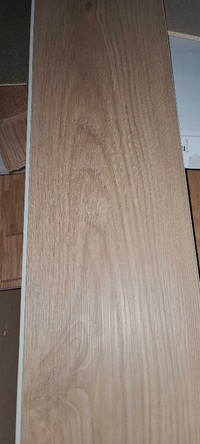 Free laminate floor planks. 