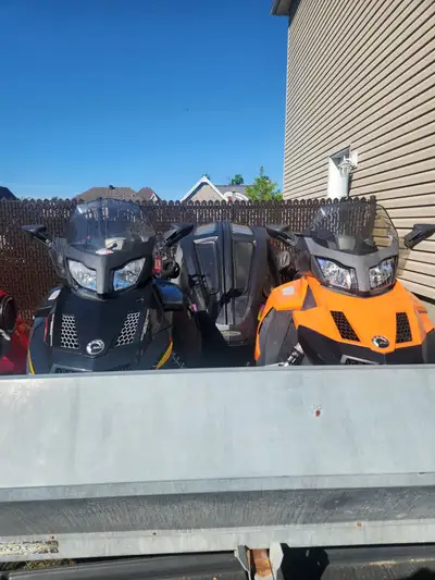 Vous désirez partir cette hiver en famille j'ai l'offre idéal pour vous ;) 2 motoneiges gsx 1200 en...