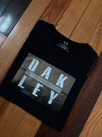 Oakley tshirt XL acg tnf salomon arcteryx patagonia nike adidas