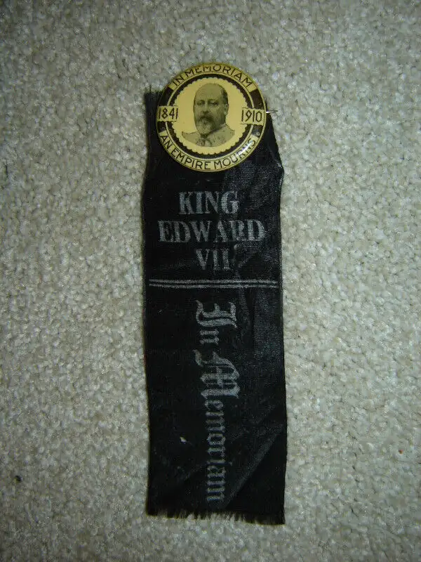 Vintage Pin Back Buttons - Scarce in Arts & Collectibles in St. Catharines - Image 3