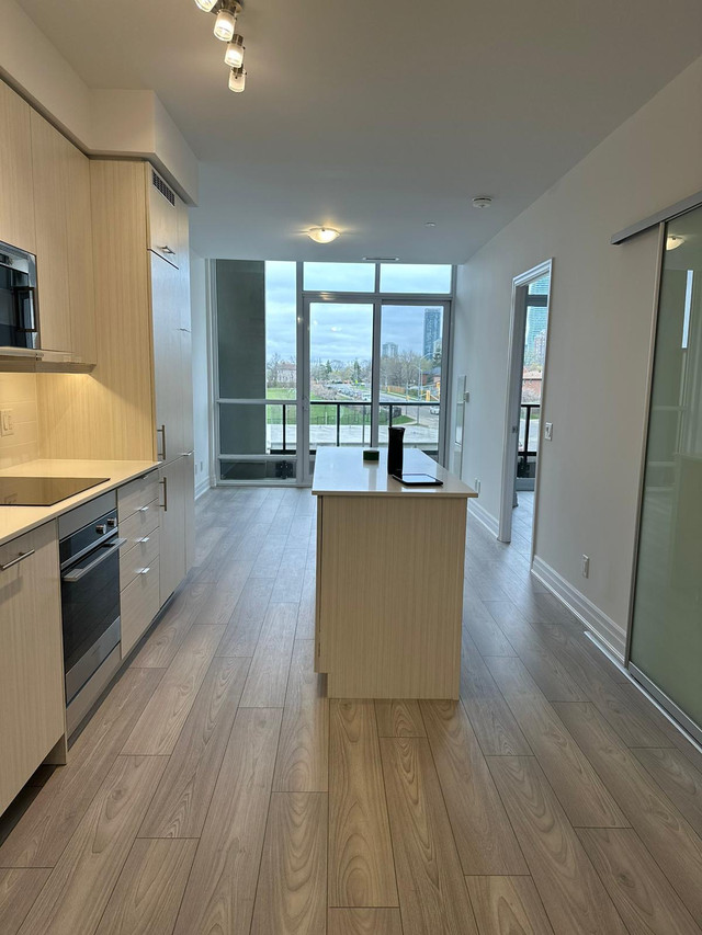 BRAND NEW CONDO - 10 MIN WALK FROM SQUARE ONE in Condos for Sale in Mississauga / Peel Region