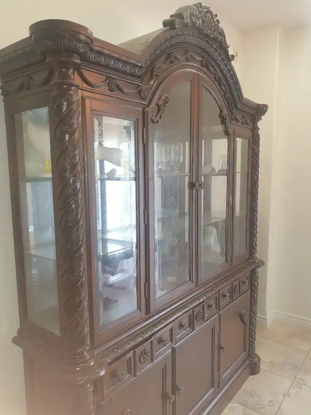 High End Craftsmanship in Hutches & Display Cabinets in Guelph - Image 4