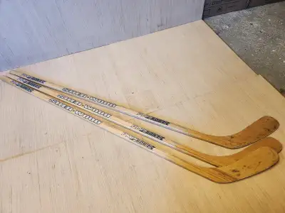 Kid's hockey sticks (lot of 3), View more