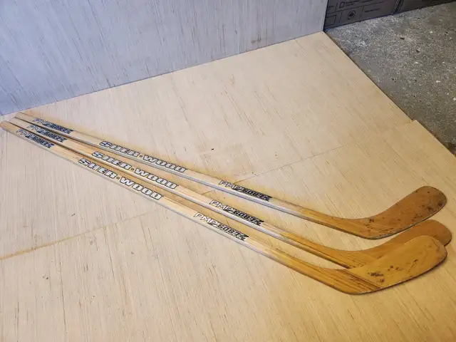 Kid's hockey sticks (lot of 3) in Hockey in Ottawa - Image 2