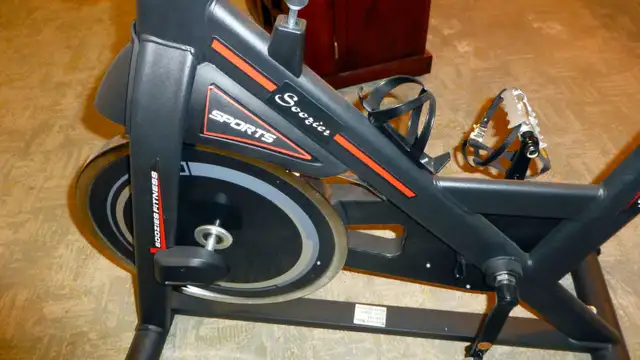 Soozies Fitness Stationary Bicycle, Model:  A90-144 in Health & Special Needs in Ottawa - Image 3