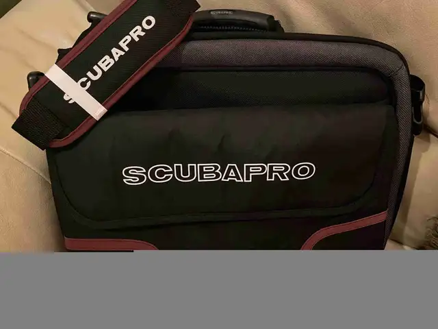 SCUBAPRO Instructors 2-In-1 Bag/Regulator Bag - PU in Orillia in Water Sports in Barrie - Image 3