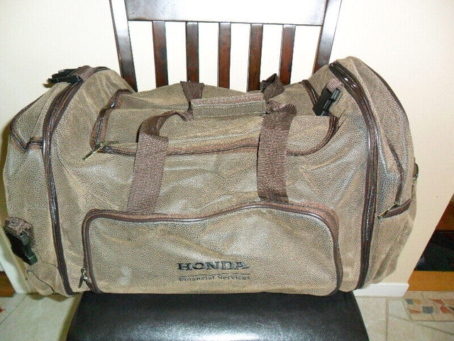 *-*BEAU SAC DE SPORT DUFFLE SPORT BAG HONDA dans Hommes  à Ville de Montréal