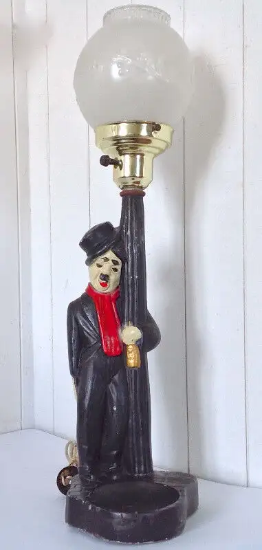 Antiquité 1950. Collection. Lampe de table Charlie Chaplin, View more