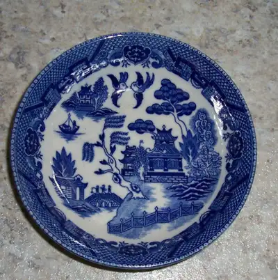 Bol antique style japonais diamètre 6" (Made in japan) Beau look sur une table ou sur un mur 15$ (me...
