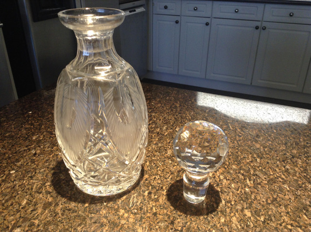 Waterford Decanter Shannon Jubilee cut Crystal Glass Bottle in Arts & Collectibles in Oshawa / Durham Region - Image 2