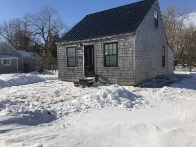 Partially furnished 1 BR house for rent in downtown St Andrews. Close to all amenities and NBCC.