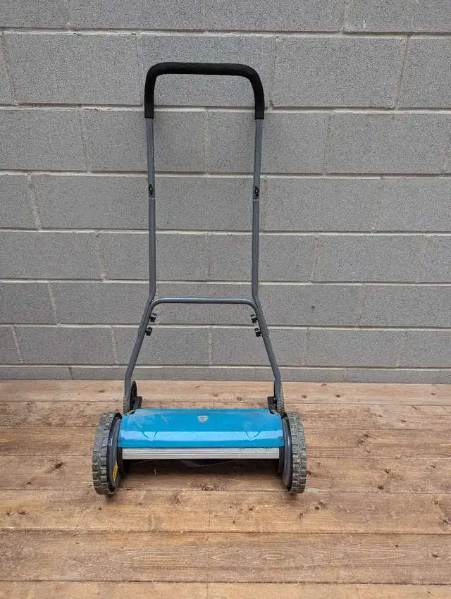 Yardworks Lawn Mower in Lawnmowers & Leaf Blowers in City of Toronto - Image 2