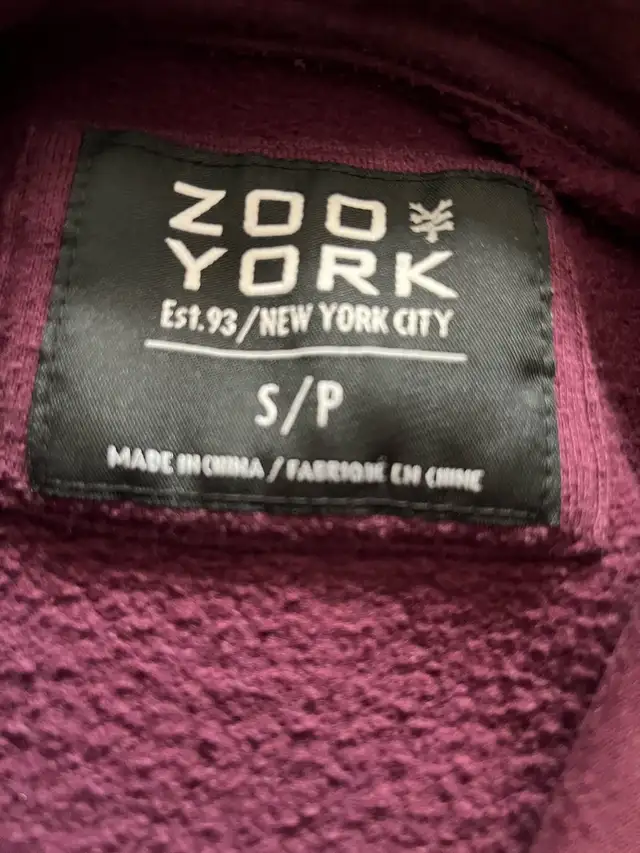 Zoo York men’s small hoodie, streetwear, burgundy in Men's in Oshawa / Durham Region - Image 5
