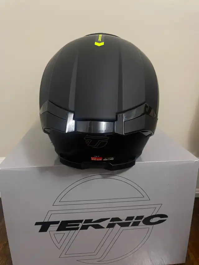Teknic Full Face Motorcycle Helmet (Size M) in Motorcycle Parts & Accessories in Hamilton - Image 5