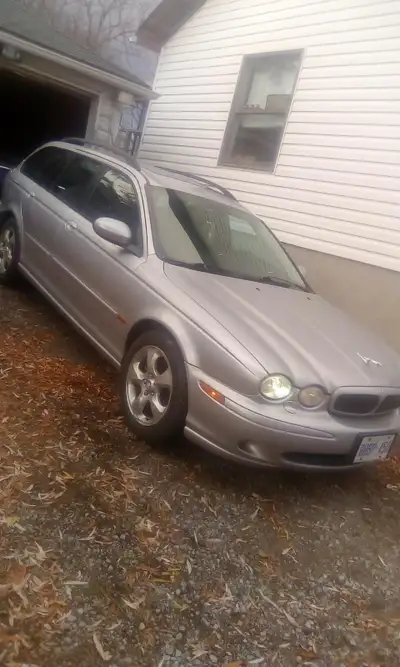 3.0l V6, automatic, AWD Runs, drives, sketchy stopping needs brakes Needs windshield,rear wiper arm,...