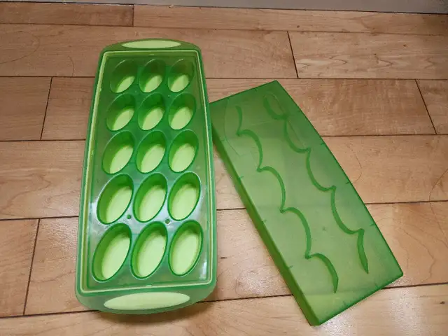 Mastrad Ice Cube Tray, Green