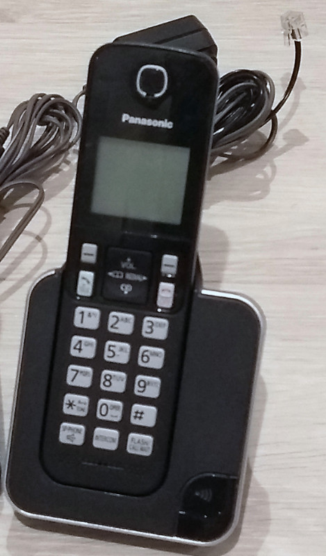 Panasonic Digital Cordless Phones - KX-TGC384C in Home Phones & Answering Machines in Oakville / Halton Region - Image 3