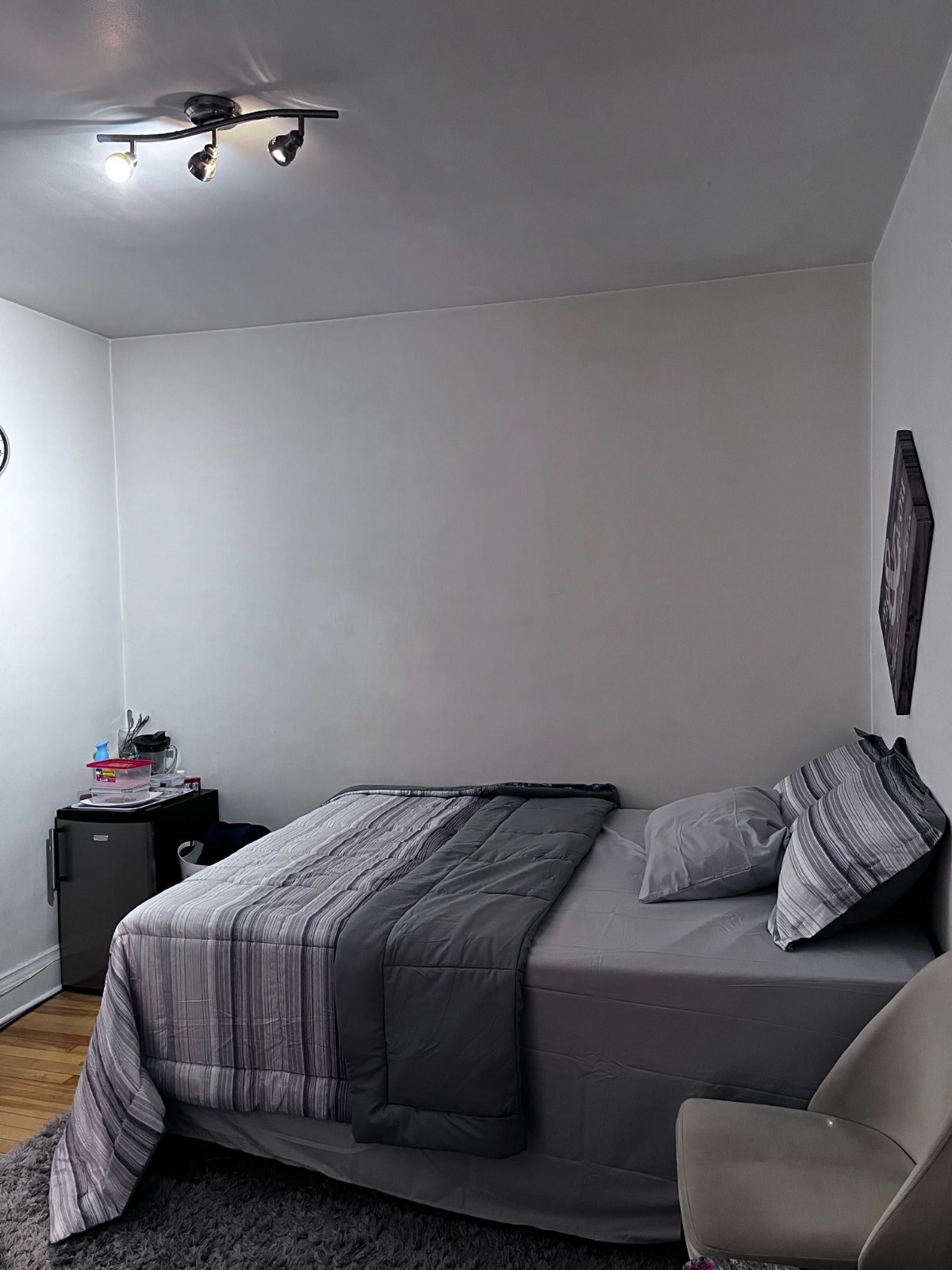A cheap and private room for rent in Cote des Neige NDG — photo 3