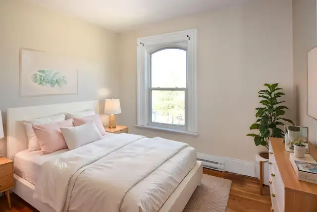 Central 3 Bdrm with Tons of Character! in Long Term Rentals in Peterborough - Image 11
