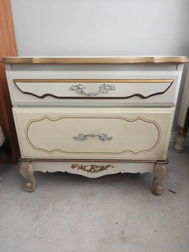 ★★3 PIECES SOLID WOOD DESK & SINGLE BED SET★★ in Beds & Mattresses in Delta/Surrey/Langley - Image 6