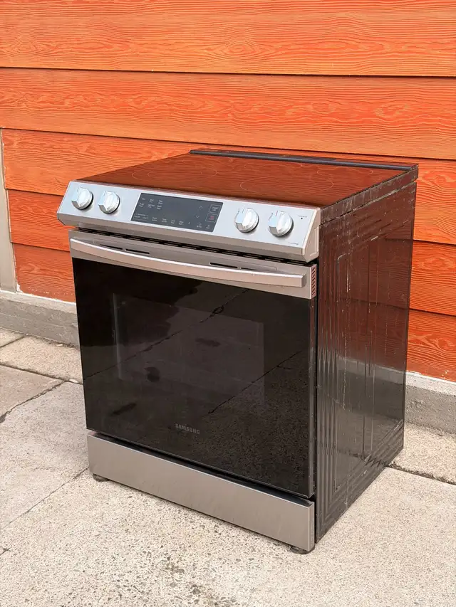 Samsung Slide-In Electric Range – 30” in Stoves, Ovens & Ranges in Mississauga / Peel Region - Image 4