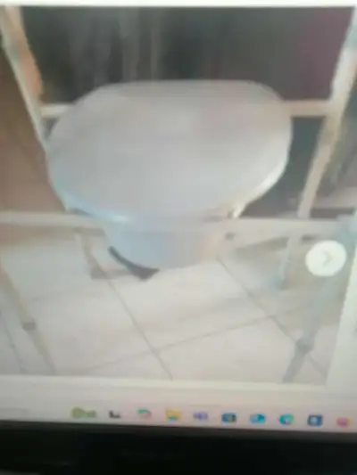 TOILETTE  COMPLE`TE EN TRÈS BONNE CONDITION 50$ SHAWI SUD, View more