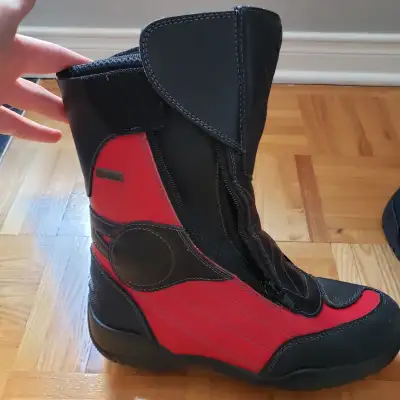 Motorcycle Boots – Used Only a Few Times. Bottes de moto, très p, View more