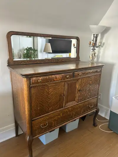 Vintage quarter-sawn oak sideboard buffet 1900-30s, View more